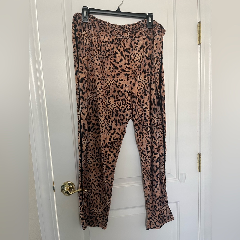 Soma Leopard Print pajama bottoms lounge wear XL Animal print